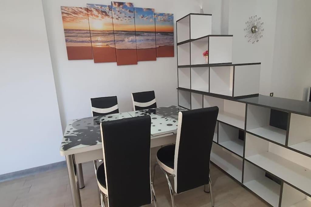 Alezzy Reasort Luxury Apartment 81 Prima Linie La Mare นาโวดาริ ภายนอก รูปภาพ
