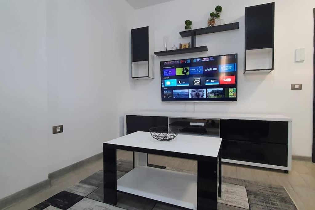 Alezzy Reasort Luxury Apartment 81 Prima Linie La Mare นาโวดาริ ภายนอก รูปภาพ