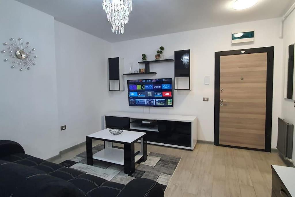 Alezzy Reasort Luxury Apartment 81 Prima Linie La Mare นาโวดาริ ภายนอก รูปภาพ