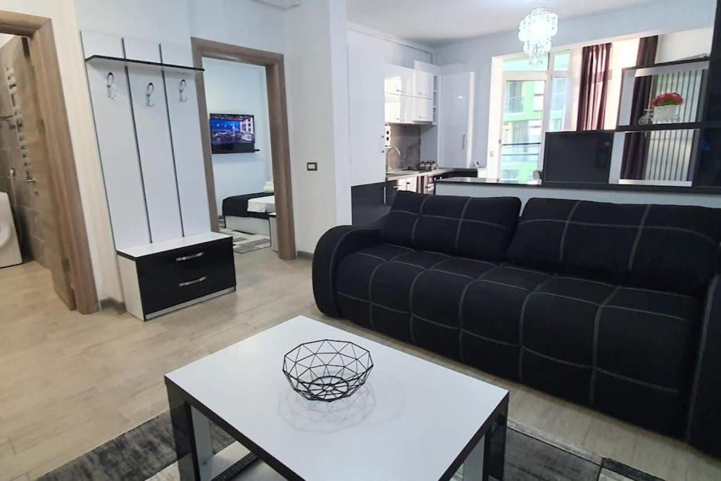 Alezzy Reasort Luxury Apartment 81 Prima Linie La Mare นาโวดาริ ภายนอก รูปภาพ