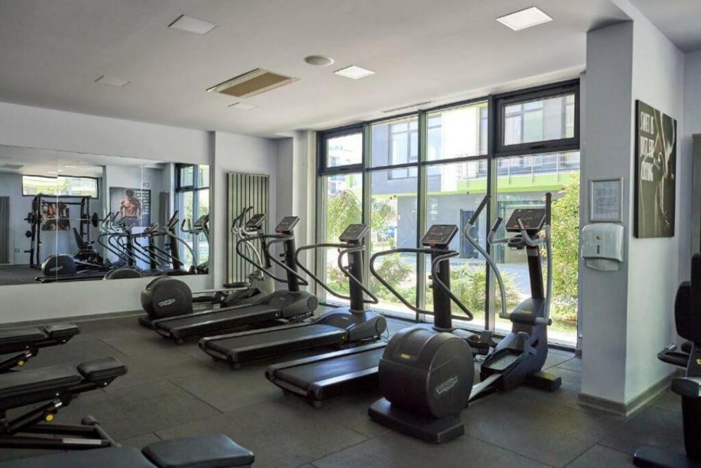 Alezzy Reasort Luxury Apartment 81 Prima Linie La Mare นาโวดาริ ภายนอก รูปภาพ