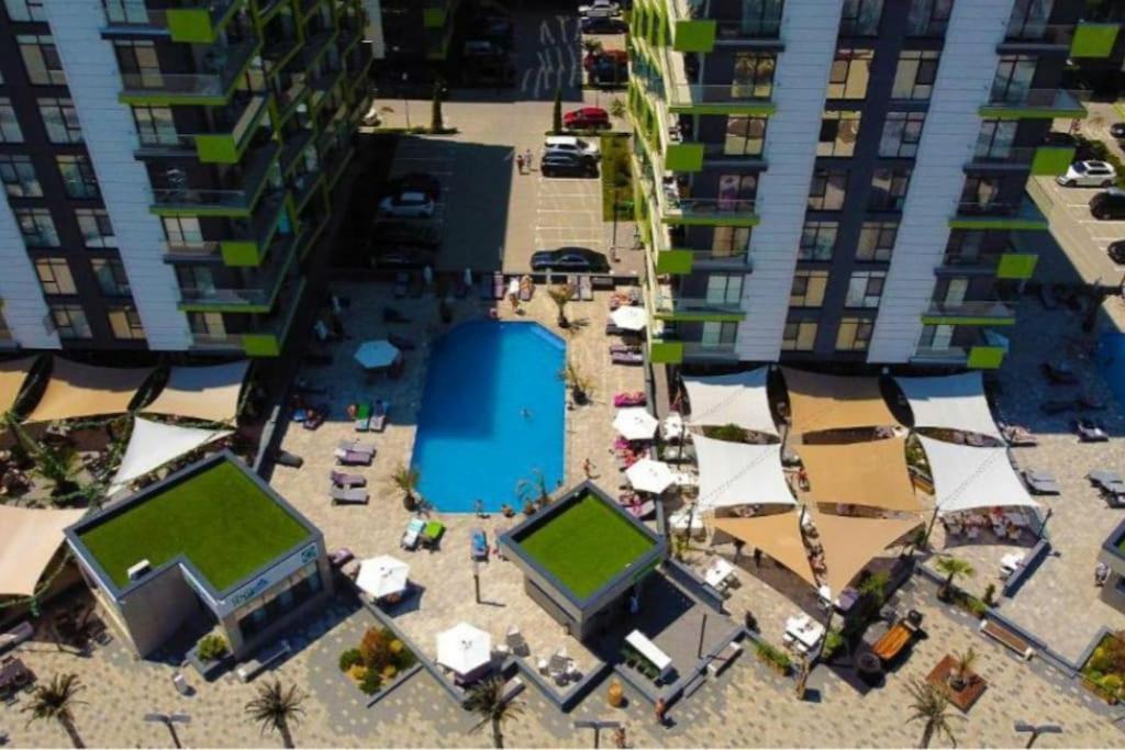 Alezzy Reasort Luxury Apartment 81 Prima Linie La Mare นาโวดาริ ภายนอก รูปภาพ