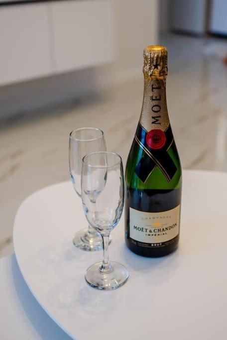Alezzy Reasort Luxury Apartment 81 Prima Linie La Mare นาโวดาริ ภายนอก รูปภาพ