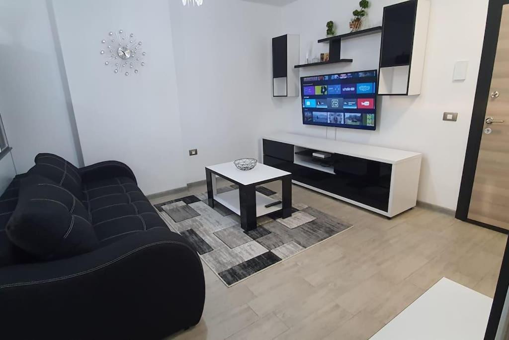 Alezzy Reasort Luxury Apartment 81 Prima Linie La Mare นาโวดาริ ภายนอก รูปภาพ